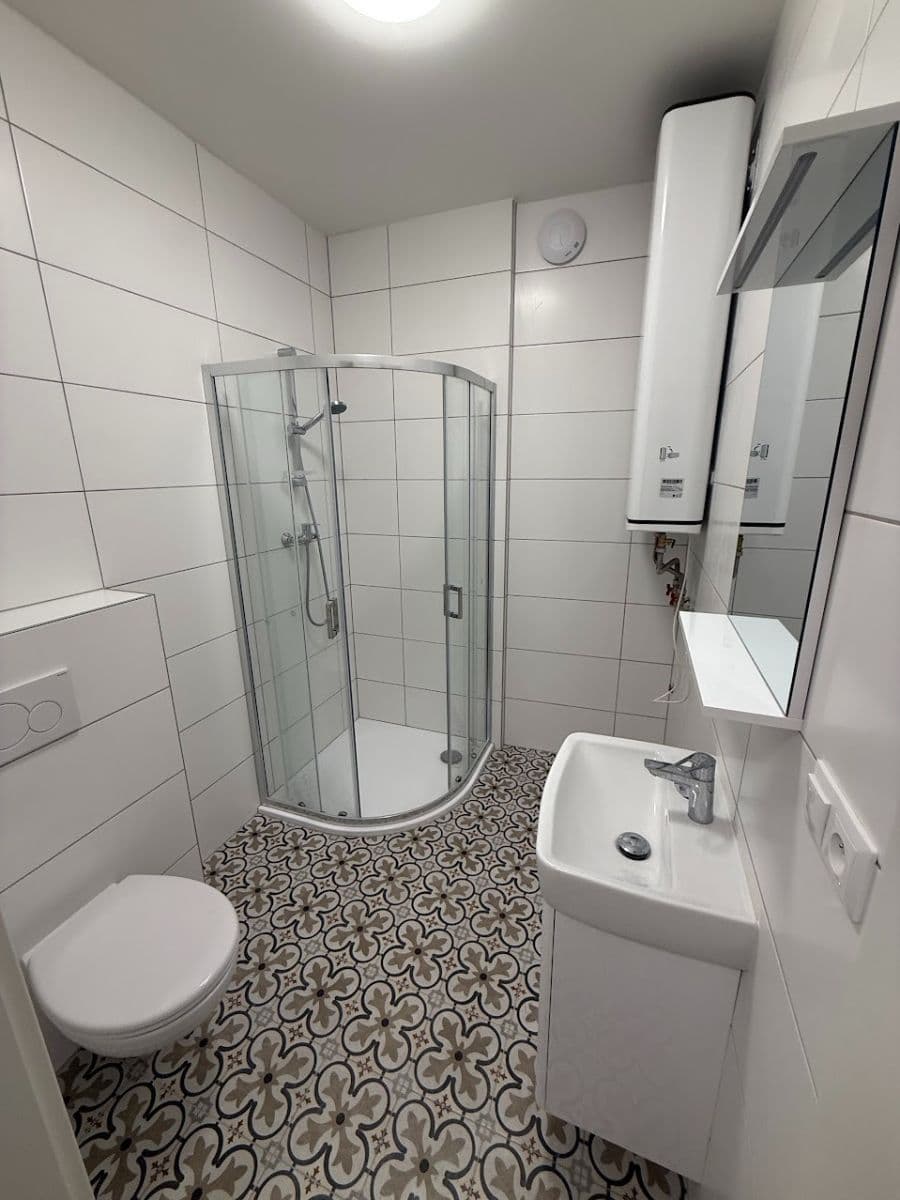 Pronájem bytu 2+kk 35 m², Baarovo nábřeží, Brno, Jihomoravský kraj Pronájem bytu 2+kk 35 m², Baarovo nábřeží, Brno, Jihomoravský kraj