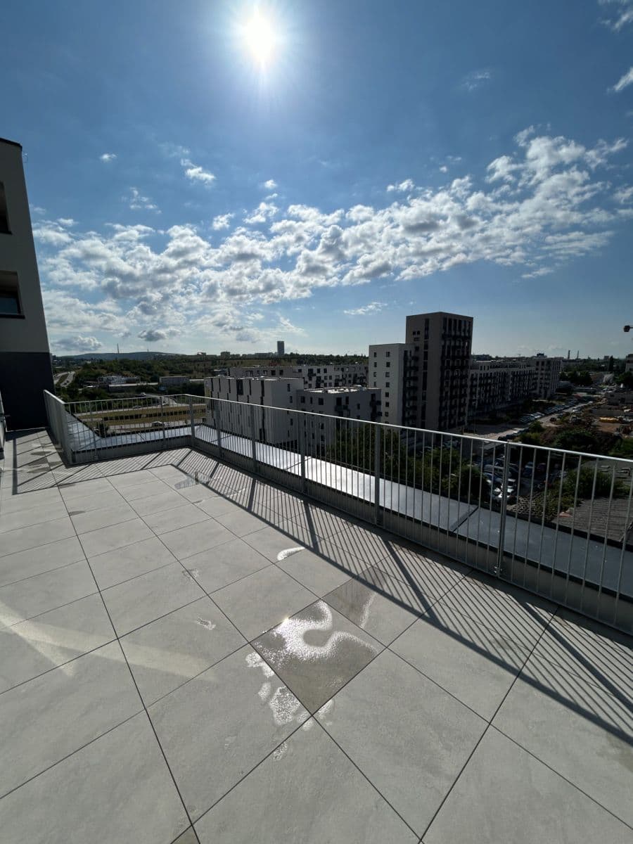 Pronájem bytu 2+kk 50 m², Střední, Brno, Jihomoravský kraj Pronájem bytu 2+kk 50 m², Střední, Brno, Jihomoravský kraj