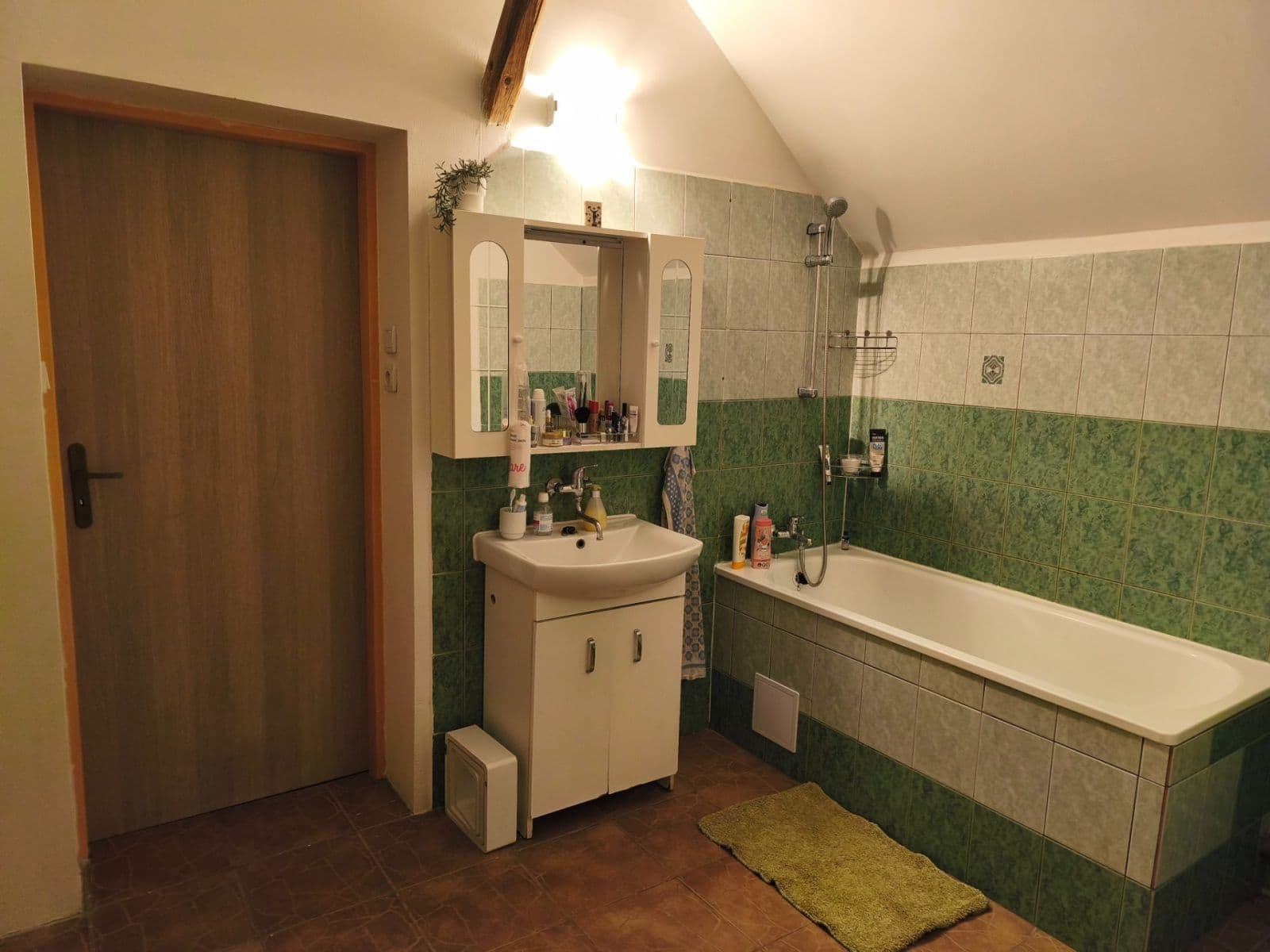 Pronájem domu 100 m², pozemek 600 m², Býšť, Pardubický kraj Pronájem domu 100 m², pozemek 600 m², Býšť, Pardubický kraj