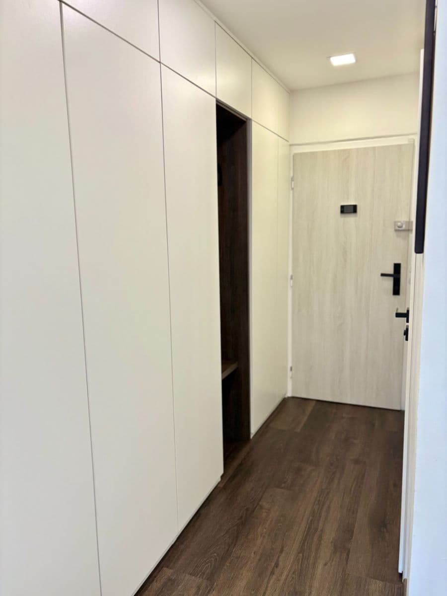 Pronájem bytu 2+kk 44 m², Neapolská, Praha, Praha Pronájem bytu 2+kk 44 m², Neapolská, Praha, Praha