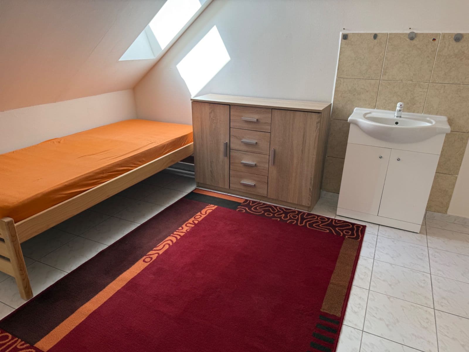 Pronájem bytu 1+kk 18 m², V Podlískách, Braškov, Středočeský kraj Pronájem bytu 1+kk 18 m², V Podlískách, Braškov, Středočeský kraj