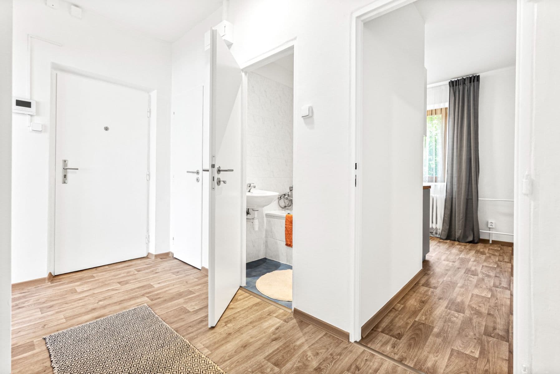 Pronájem bytu 3+1 73 m², K Lučinám, Praha, Praha Pronájem bytu 3+1 73 m², K Lučinám, Praha, Praha