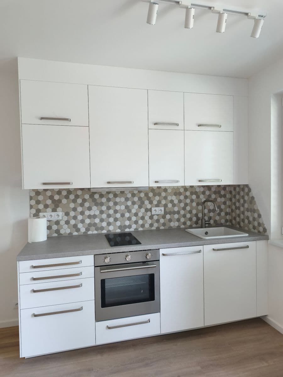 Pronájem bytu 1+kk 32 m², Divíškové, Praha, Praha Pronájem bytu 1+kk 32 m², Divíškové, Praha, Praha