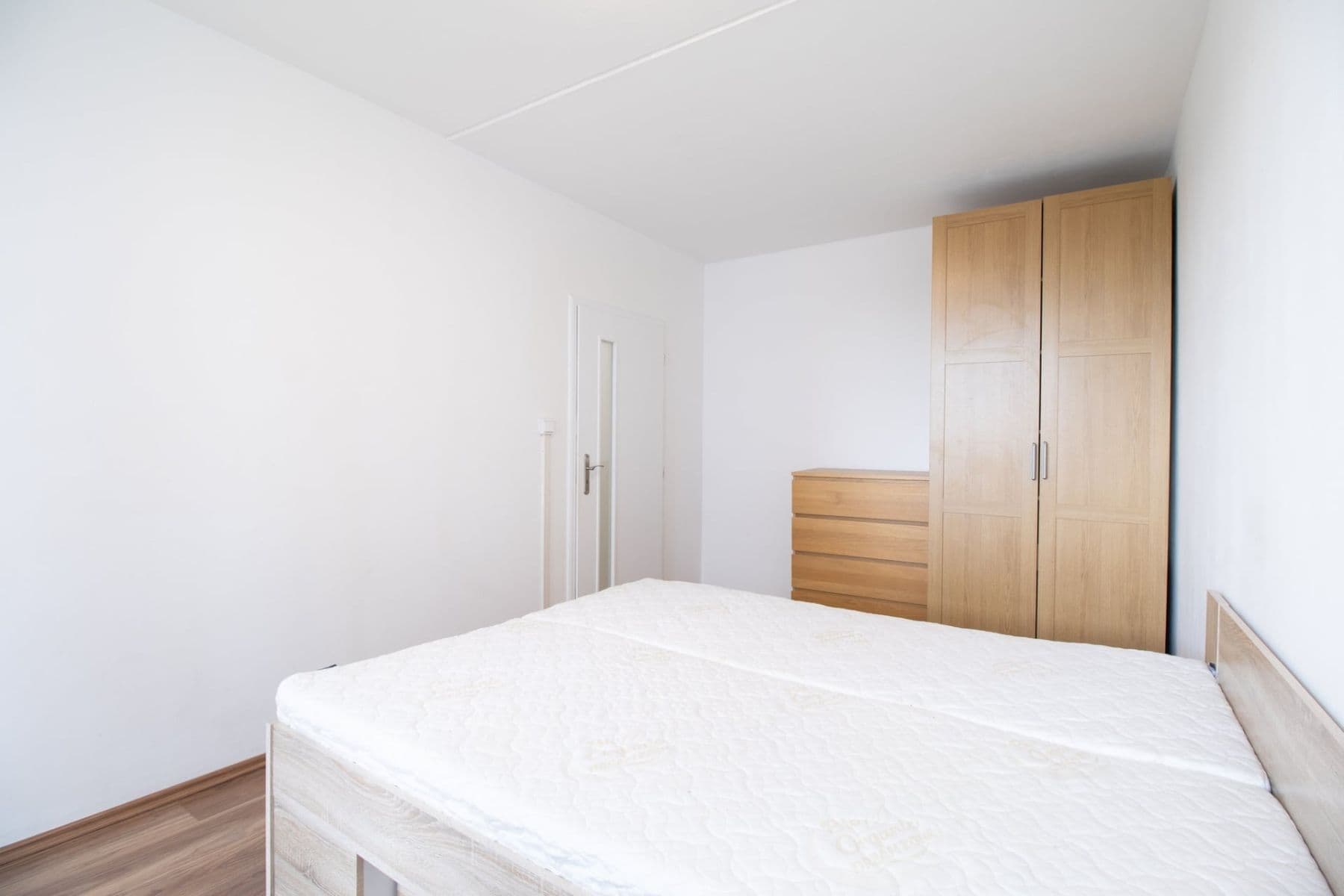 Pronájem bytu 3+kk 65 m², Bazovského, Praha, Praha Pronájem bytu 3+kk 65 m², Bazovského, Praha, Praha