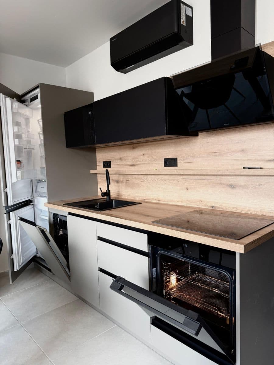 Pronájem bytu 1+kk 30 m², Šmejkalova, Brno, Jihomoravský kraj Pronájem bytu 1+kk 30 m², Šmejkalova, Brno, Jihomoravský kraj