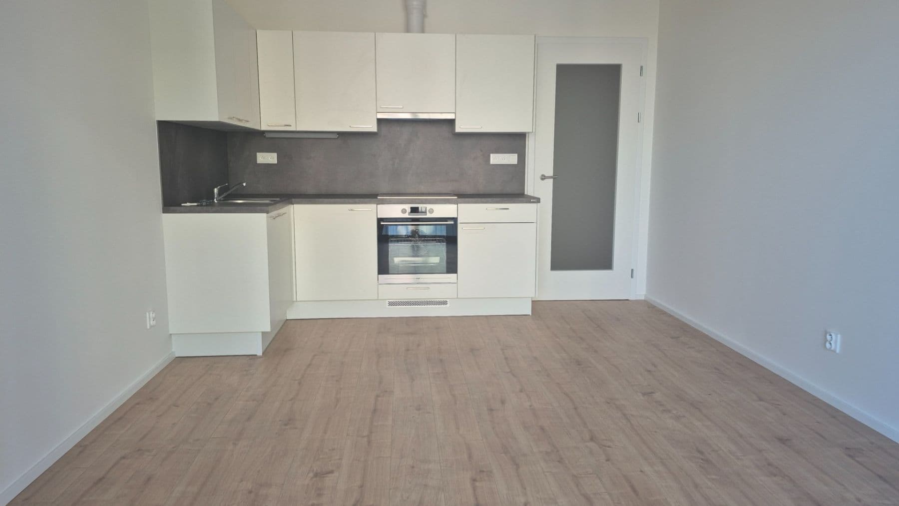 Pronájem bytu 1+kk 28 m², Brno, Jihomoravský kraj Pronájem bytu 1+kk 28 m², Brno, Jihomoravský kraj