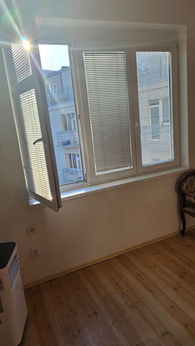 Pronájem bytu 1+kk 24 m², Křížová, Praha, Praha Pronájem bytu 1+kk 24 m², Křížová, Praha, Praha