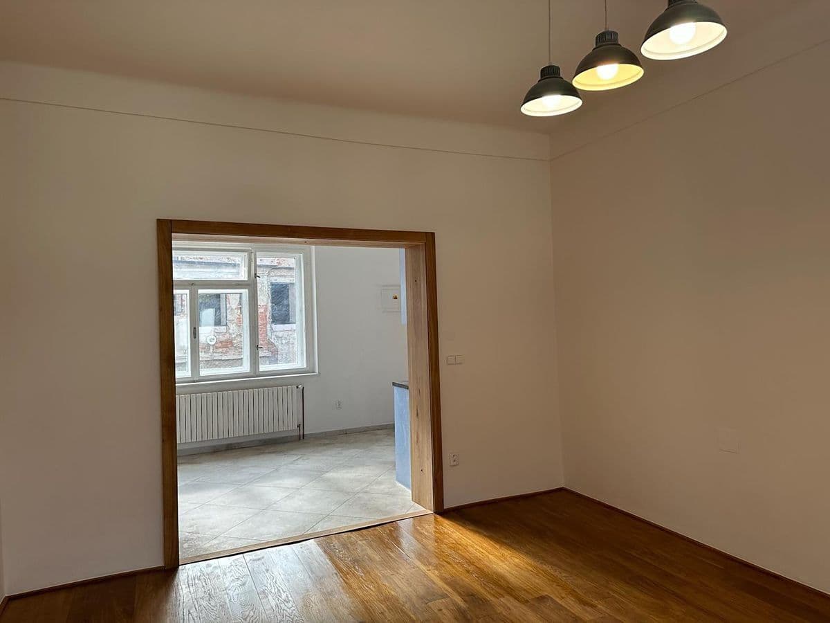 Pronájem bytu 2+1 65 m², Jana Schwarze, Ivančice, Jihomoravský kraj Pronájem bytu 2+1 65 m², Jana Schwarze, Ivančice, Jihomoravský kraj