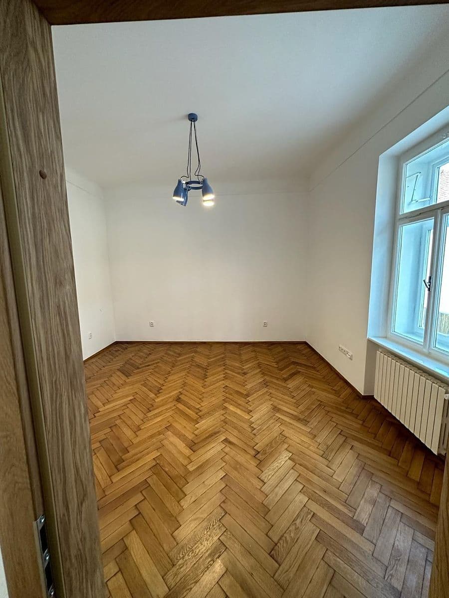 Pronájem bytu 2+1 65 m², Jana Schwarze, Ivančice, Jihomoravský kraj Pronájem bytu 2+1 65 m², Jana Schwarze, Ivančice, Jihomoravský kraj