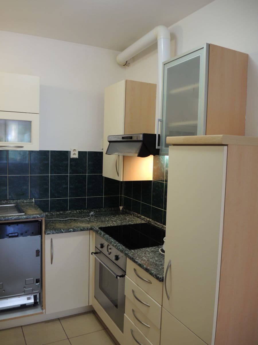 Pronájem bytu 1+kk 42 m², Elektrárenská, Praha, Praha Pronájem bytu 1+kk 42 m², Elektrárenská, Praha, Praha