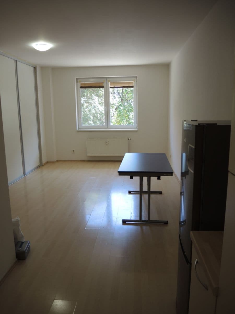 Pronájem bytu 1+kk 42 m², Elektrárenská, Praha, Praha Pronájem bytu 1+kk 42 m², Elektrárenská, Praha, Praha