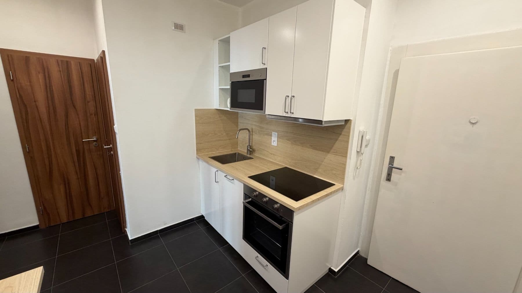 Pronájem bytu 2+kk 54 m², Holandská, Praha, Praha Pronájem bytu 2+kk 54 m², Holandská, Praha, Praha