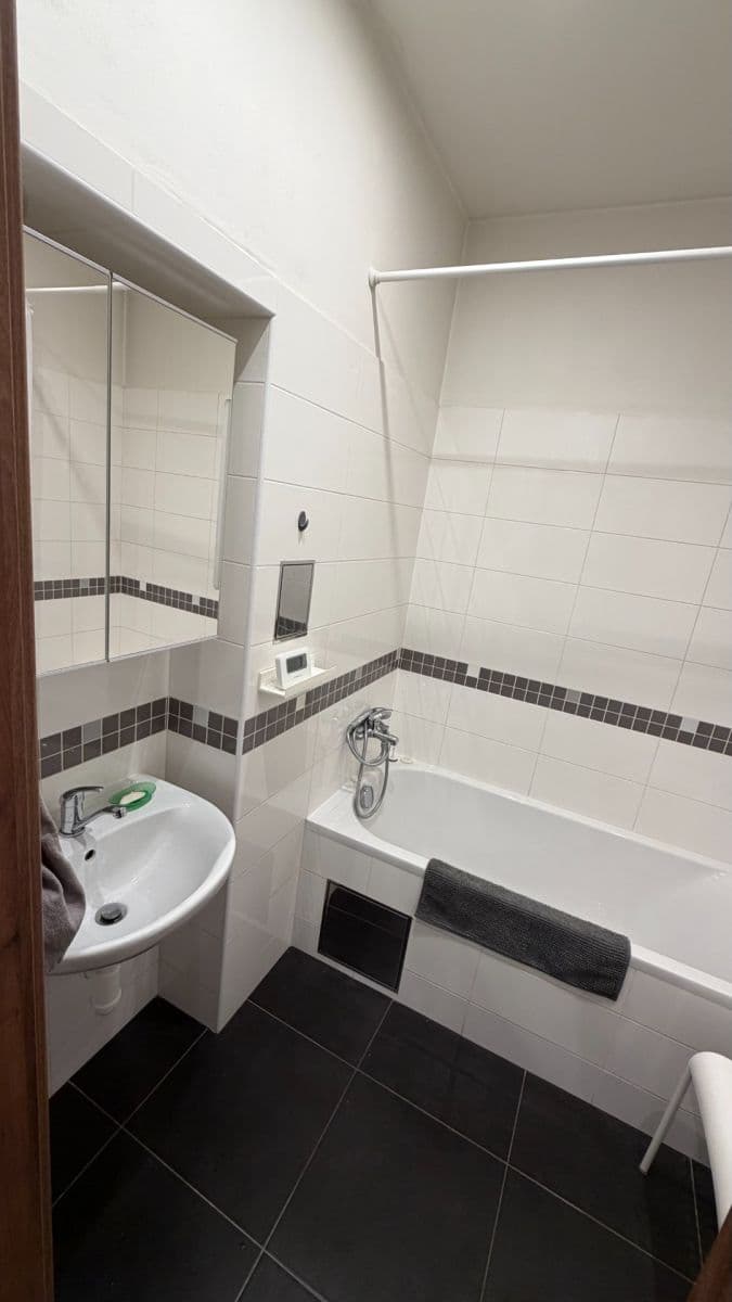 Pronájem bytu 2+kk 54 m², Holandská, Praha, Praha Pronájem bytu 2+kk 54 m², Holandská, Praha, Praha