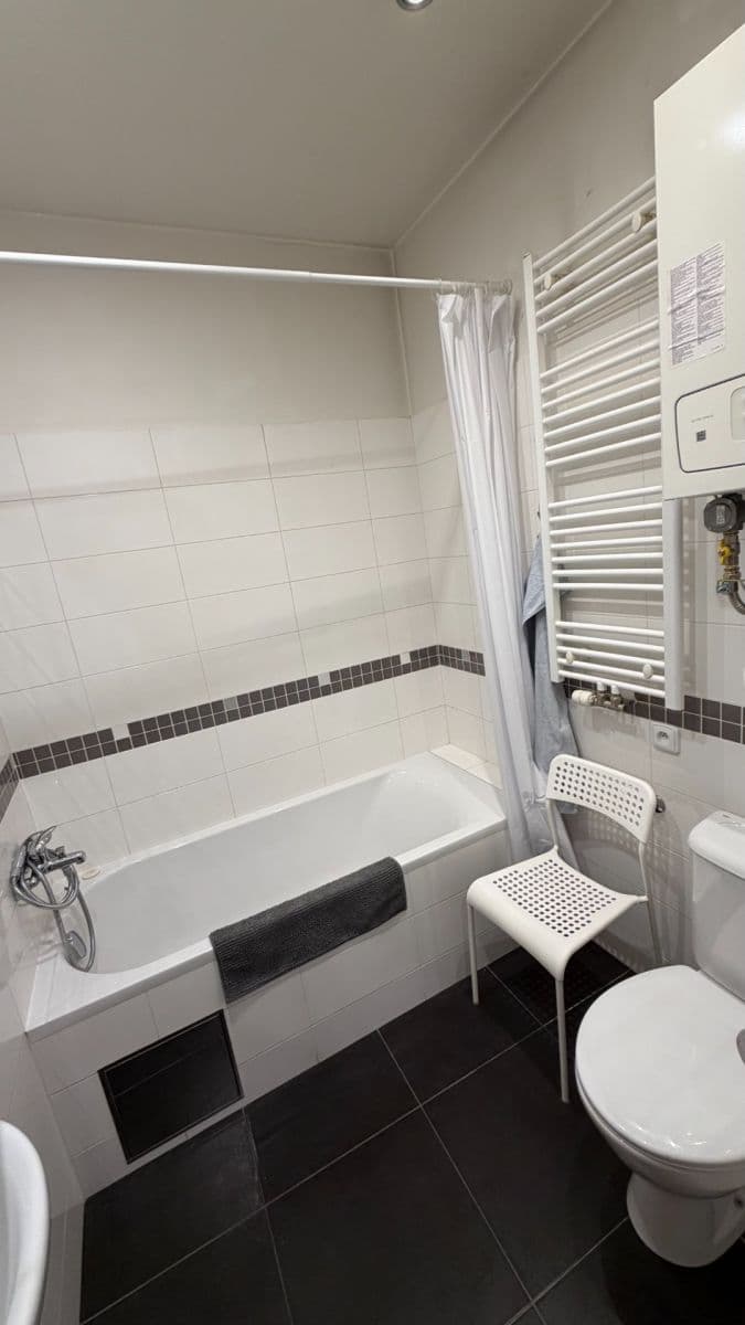 Pronájem bytu 2+kk 54 m², Holandská, Praha, Praha Pronájem bytu 2+kk 54 m², Holandská, Praha, Praha