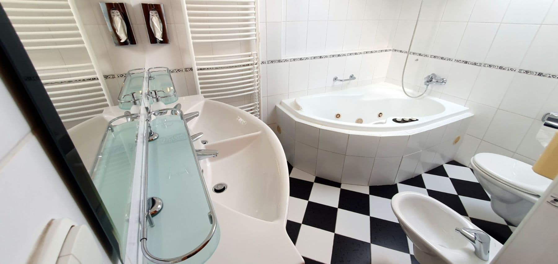 Pronájem bytu 3+kk 119 m², Mladotova, Praha, Praha Pronájem bytu 3+kk 119 m², Mladotova, Praha, Praha
