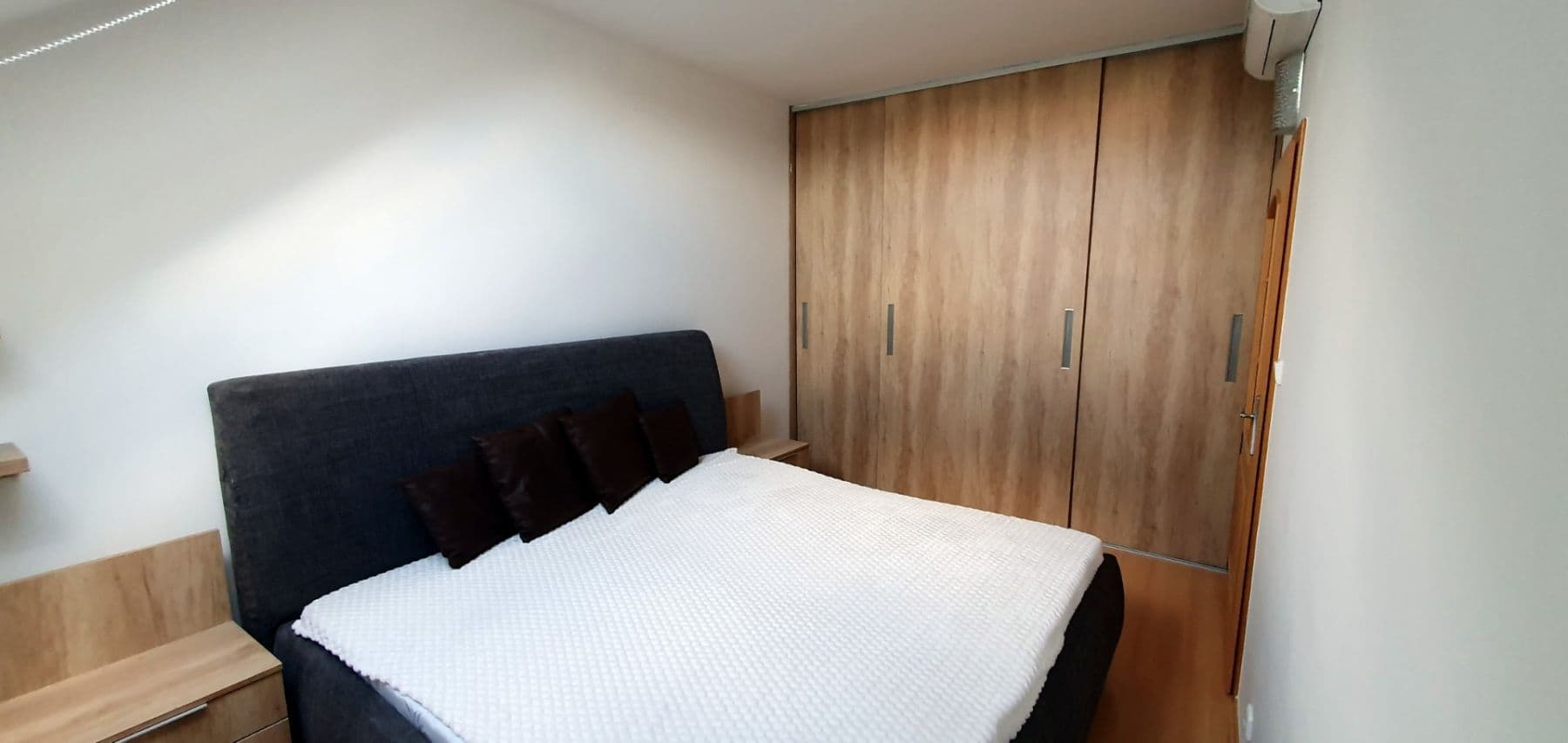 Pronájem bytu 3+kk 119 m², Mladotova, Praha, Praha Pronájem bytu 3+kk 119 m², Mladotova, Praha, Praha