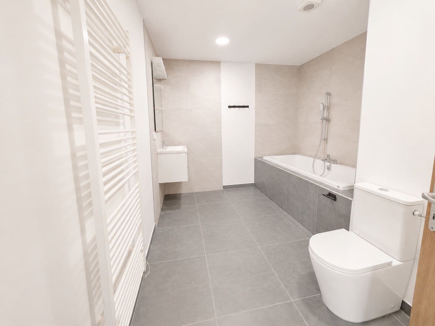 Pronájem bytu 2+kk 61 m², 5. května, Měšice, Středočeský kraj Pronájem bytu 2+kk 61 m², 5. května, Měšice, Středočeský kraj