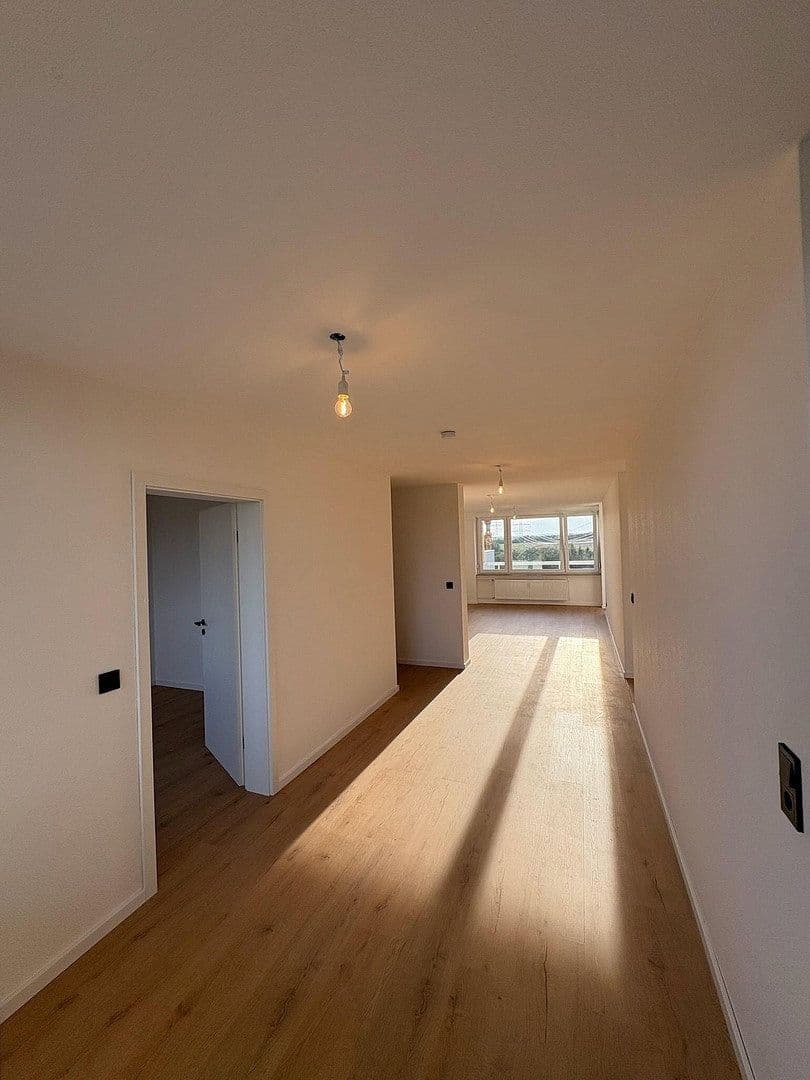 Pronájem bytu 3+kk 92 m², Nürtingen, Bádensko-Württembersko Pronájem bytu 3+kk 92 m², Nürtingen, Bádensko-Württembersko