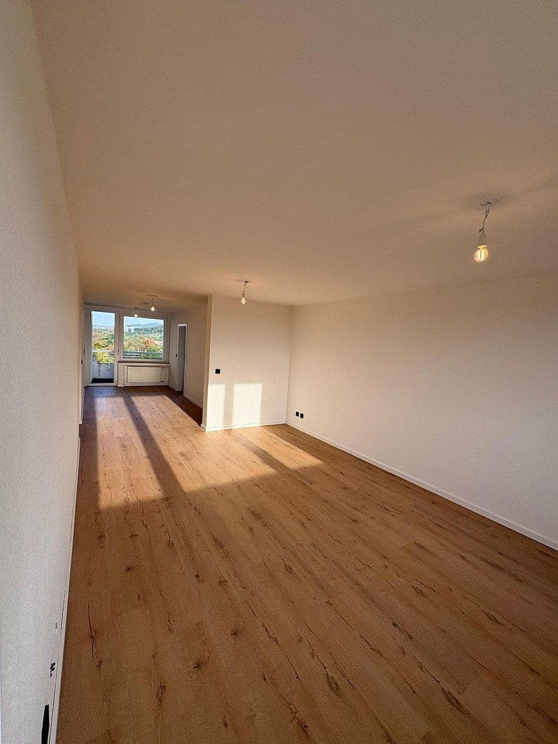Pronájem bytu 3+kk 92 m², Nürtingen, Bádensko-Württembersko Pronájem bytu 3+kk 92 m², Nürtingen, Bádensko-Württembersko