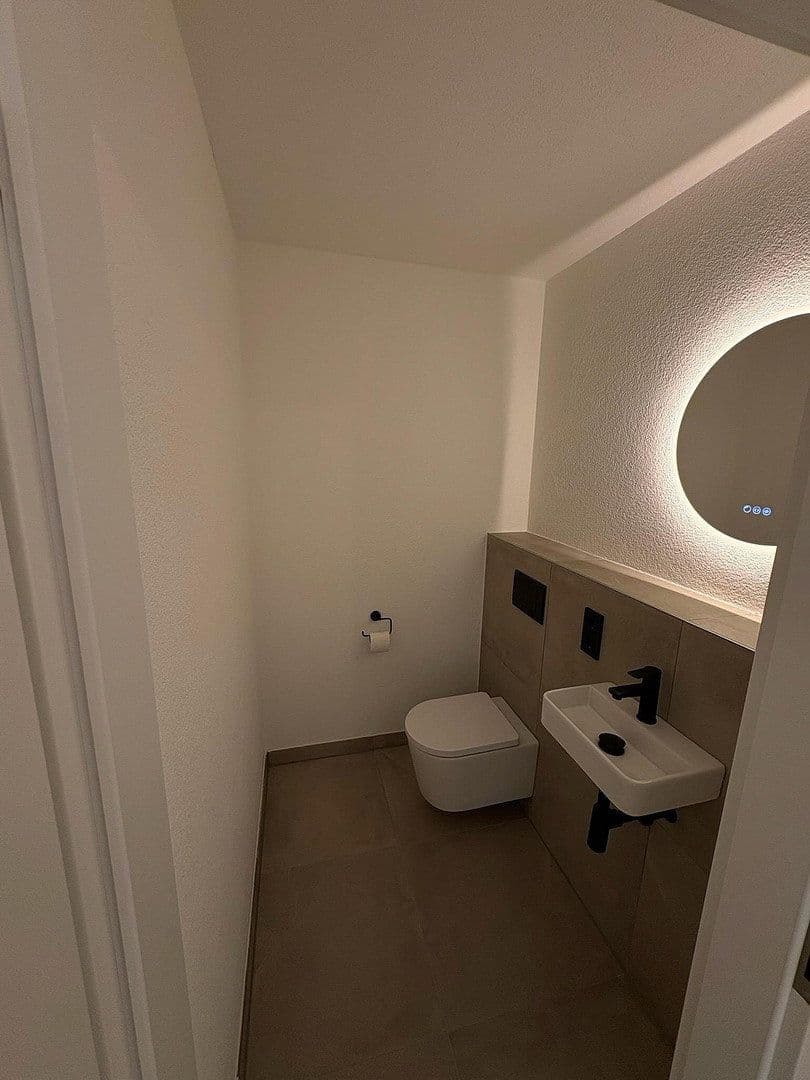 Pronájem bytu 3+kk 92 m², Nürtingen, Bádensko-Württembersko Pronájem bytu 3+kk 92 m², Nürtingen, Bádensko-Württembersko