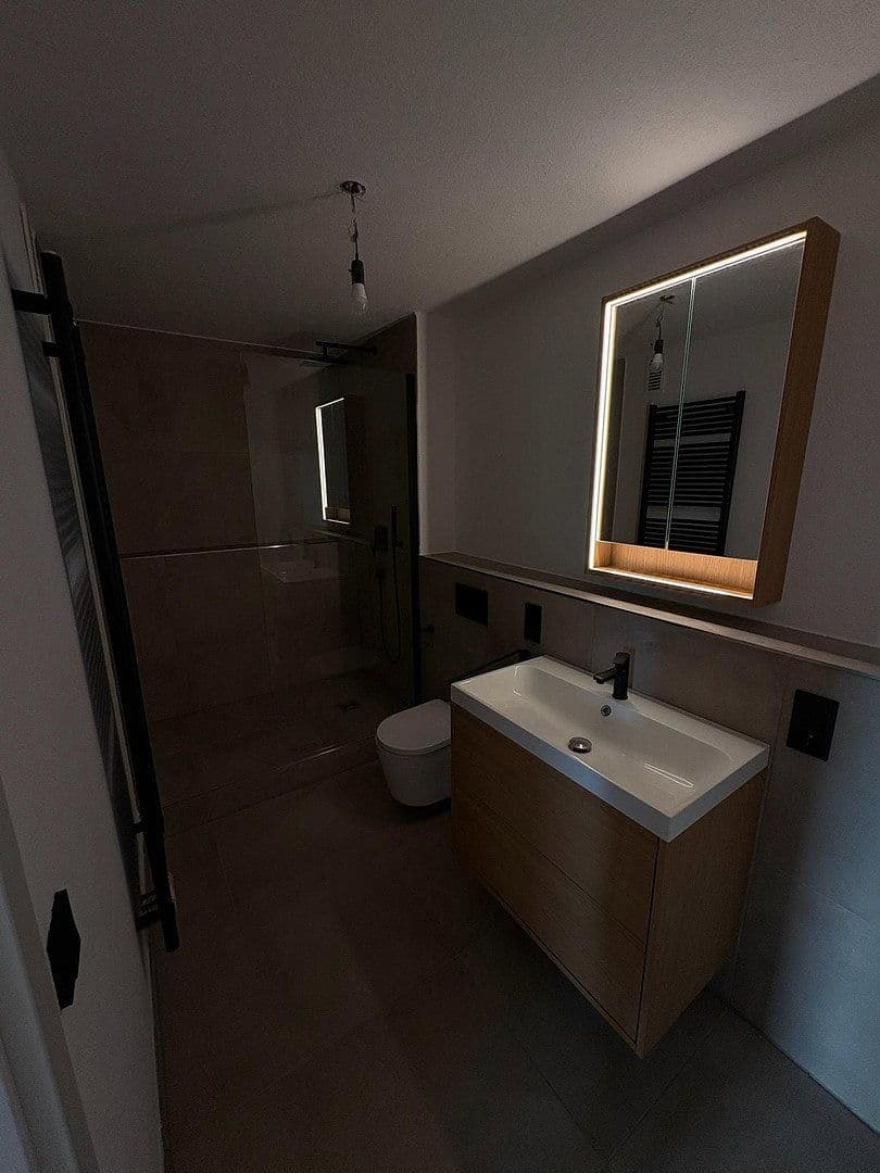 Pronájem bytu 3+kk 92 m², Nürtingen, Bádensko-Württembersko Pronájem bytu 3+kk 92 m², Nürtingen, Bádensko-Württembersko