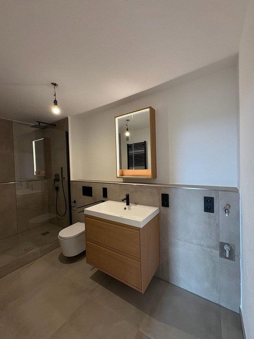 Pronájem bytu 3+kk 92 m², Nürtingen, Bádensko-Württembersko Pronájem bytu 3+kk 92 m², Nürtingen, Bádensko-Württembersko