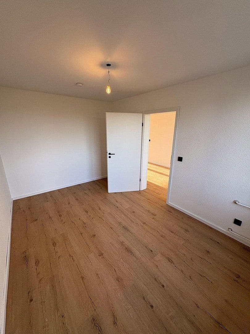 Pronájem bytu 3+kk 92 m², Nürtingen, Bádensko-Württembersko Pronájem bytu 3+kk 92 m², Nürtingen, Bádensko-Württembersko