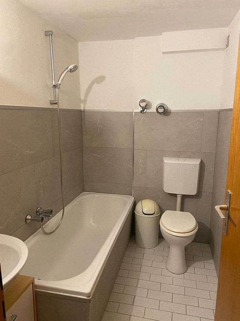 Pronájem bytu 1+1 40 m², Hockenheim, Bádensko-Württembersko Pronájem bytu 1+1 40 m², Hockenheim, Bádensko-Württembersko