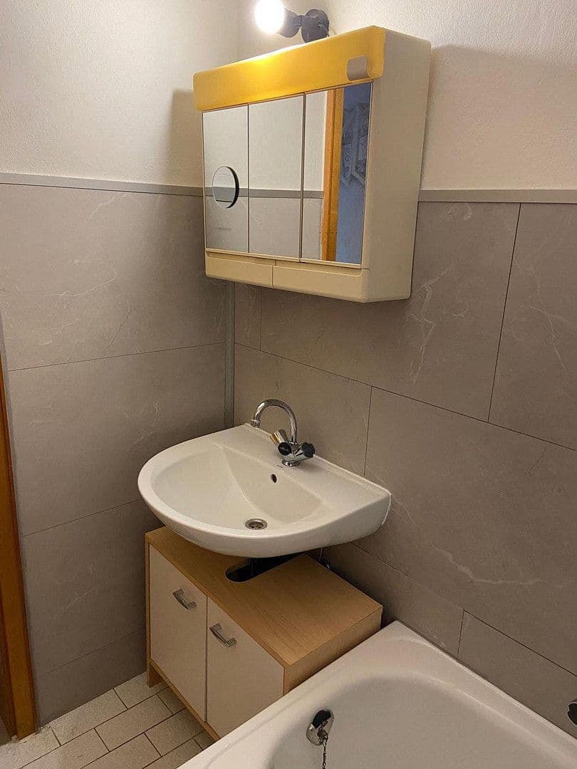 Pronájem bytu 1+1 40 m², Hockenheim, Bádensko-Württembersko Pronájem bytu 1+1 40 m², Hockenheim, Bádensko-Württembersko
