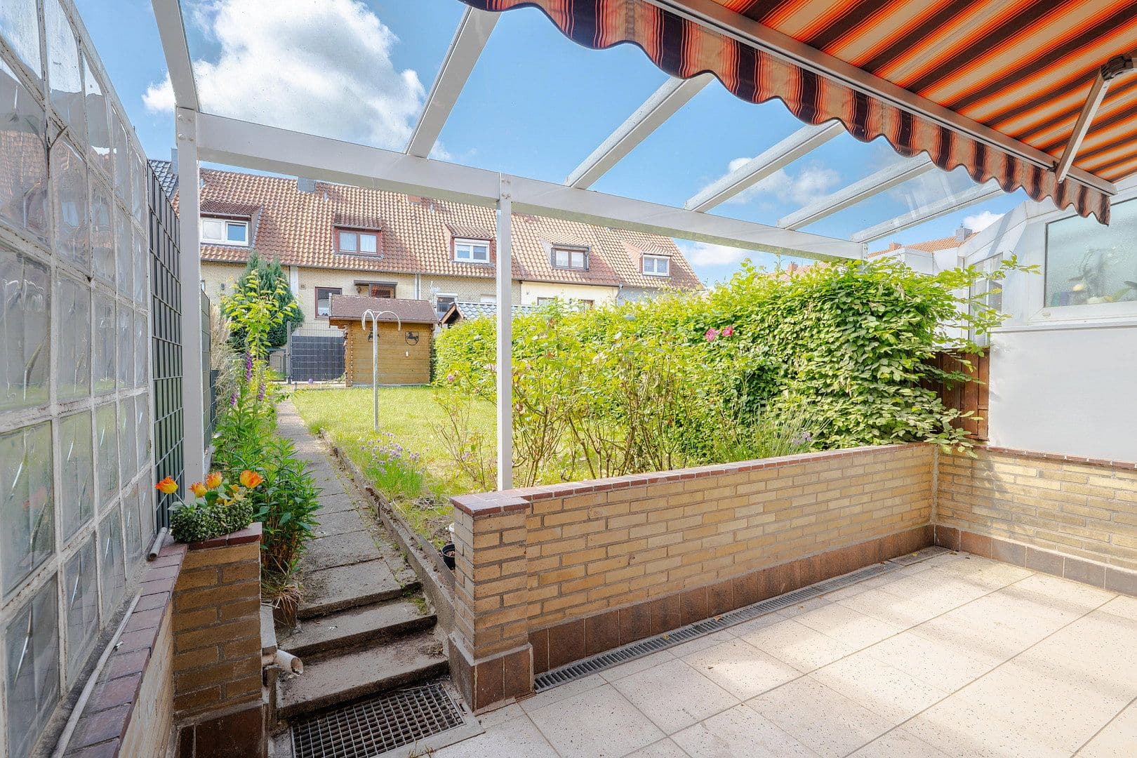 Prodej domu 93 m², pozemek 150 m², Wecholder Straße 128, Bremen, Bremen Prodej domu 93 m², pozemek 150 m², Wecholder Straße 128, Bremen, Bremen