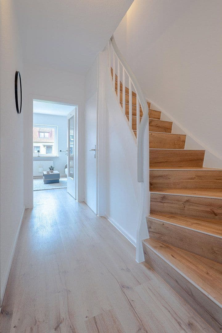 Prodej domu 93 m², pozemek 150 m², Wecholder Straße 128, Bremen, Bremen Prodej domu 93 m², pozemek 150 m², Wecholder Straße 128, Bremen, Bremen