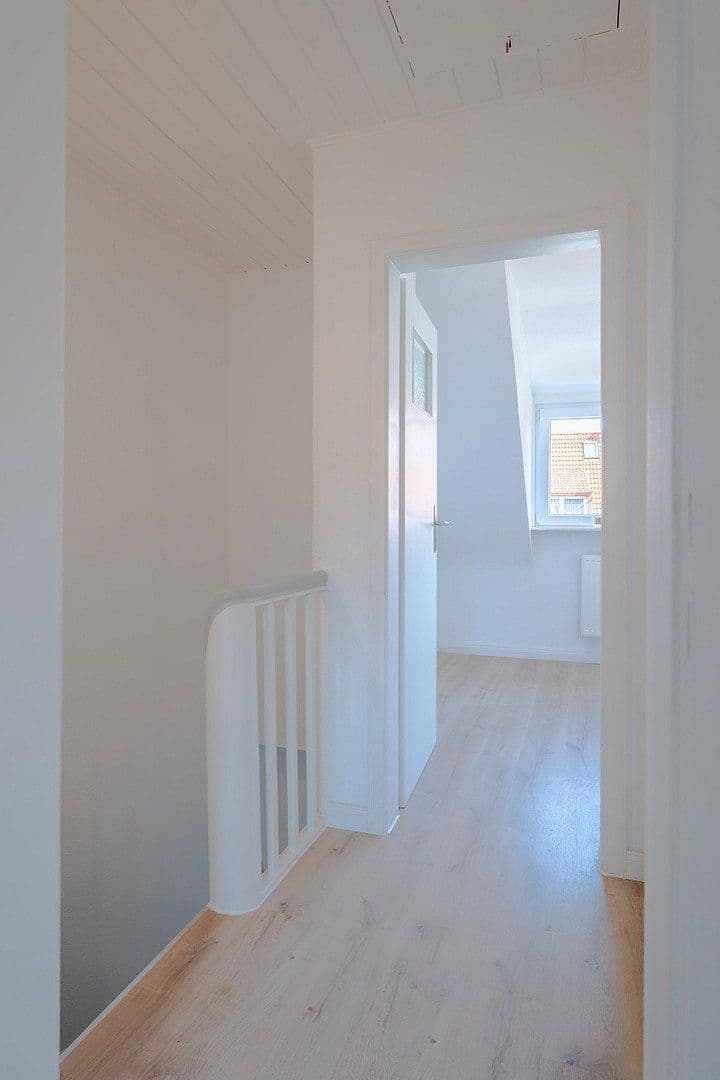 Prodej domu 93 m², pozemek 150 m², Wecholder Straße 128, Bremen, Bremen Prodej domu 93 m², pozemek 150 m², Wecholder Straße 128, Bremen, Bremen