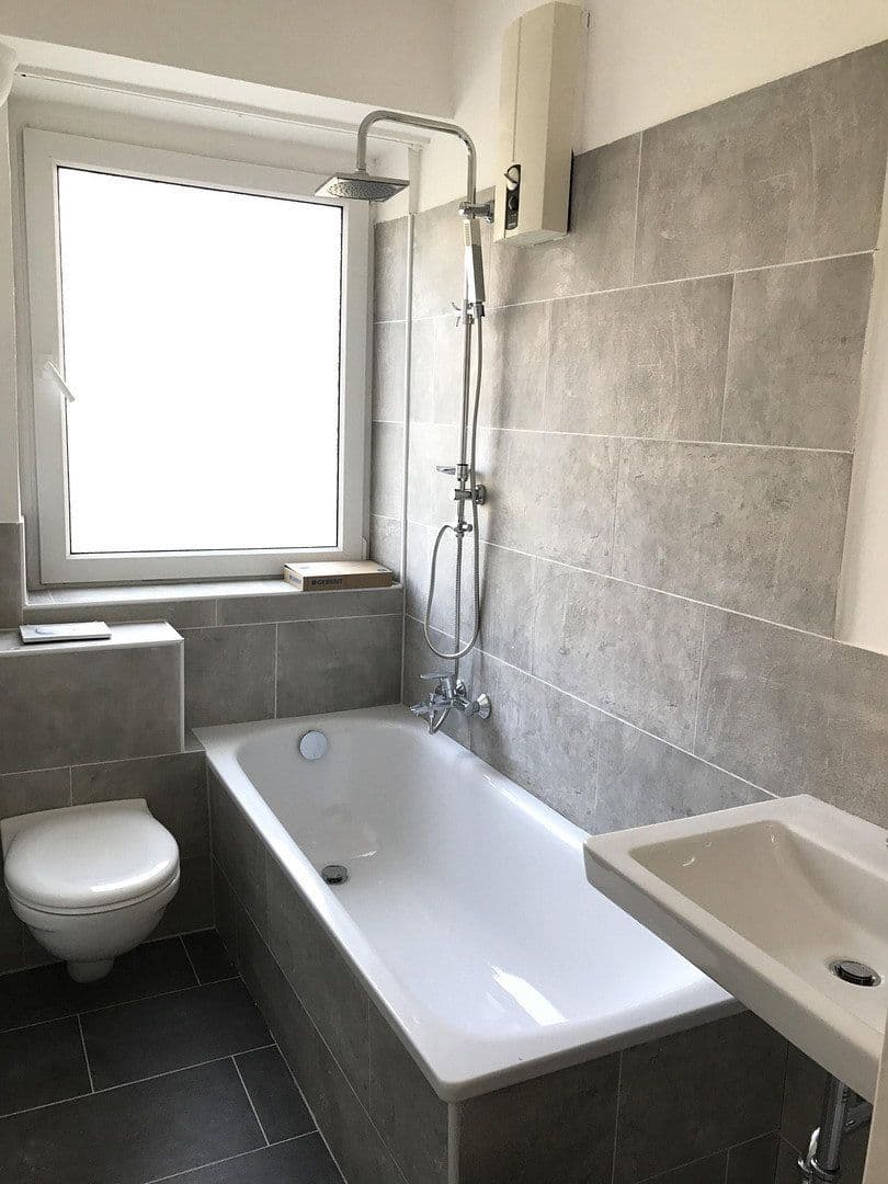 Pronájem bytu 2+1 62 m², Am Hohen Weg 30, Frankfurt am Main, Hessen Pronájem bytu 2+1 62 m², Am Hohen Weg 30, Frankfurt am Main, Hessen