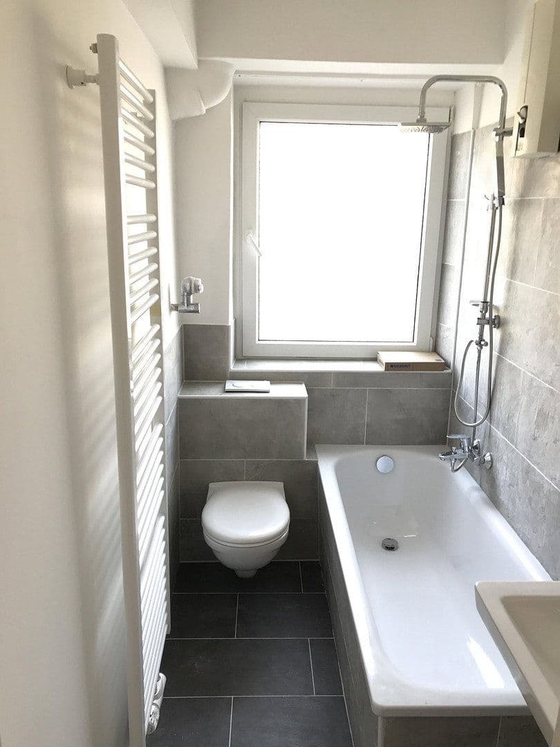 Pronájem bytu 2+1 62 m², Am Hohen Weg 30, Frankfurt am Main, Hessen Pronájem bytu 2+1 62 m², Am Hohen Weg 30, Frankfurt am Main, Hessen