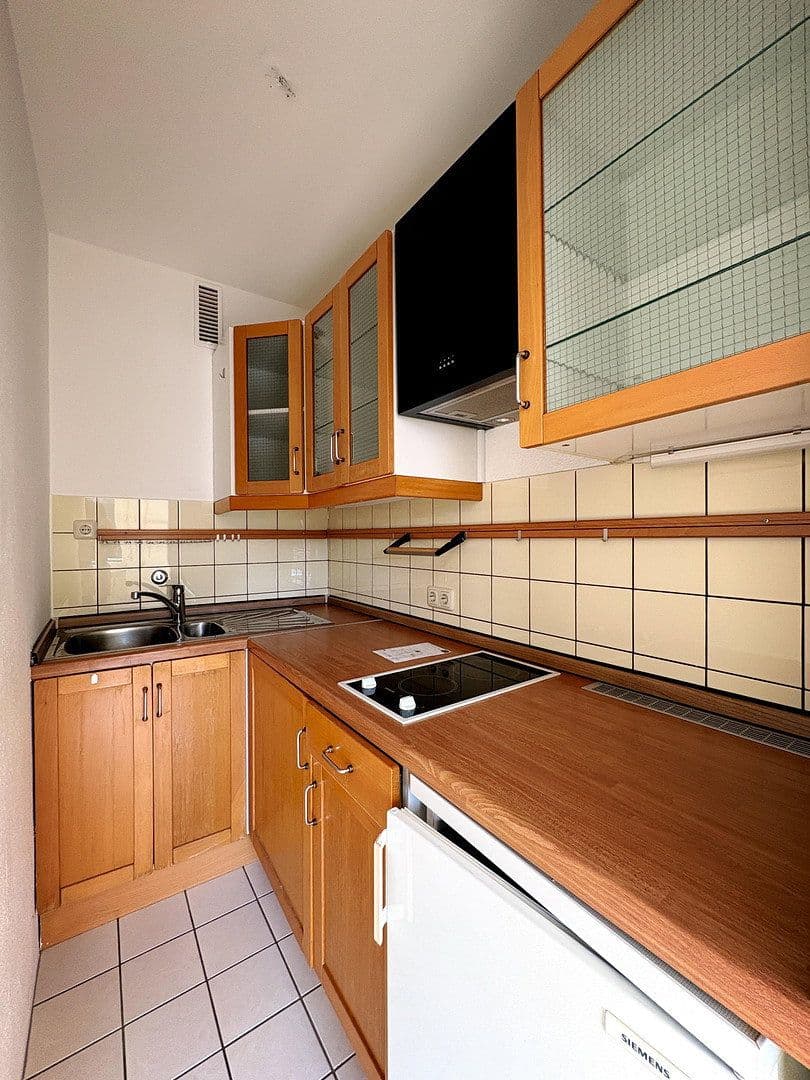 Pronájem bytu 1+kk 28 m², Frankfurt, Hessen Pronájem bytu 1+kk 28 m², Frankfurt, Hessen