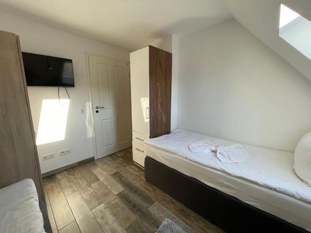 Pronájem bytu 1+1 15 m², Schömberg, Bádensko-Württembersko Pronájem bytu 1+1 15 m², Schömberg, Bádensko-Württembersko