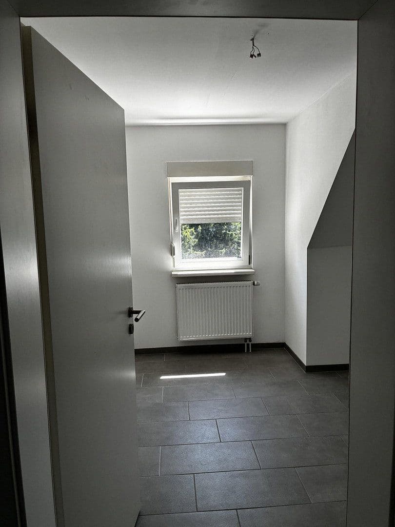 Pronájem bytu 3+1 60 m², Blocksbergstraße 83, Pirmasens, Porýní-Falc Pronájem bytu 3+1 60 m², Blocksbergstraße 83, Pirmasens, Porýní-Falc