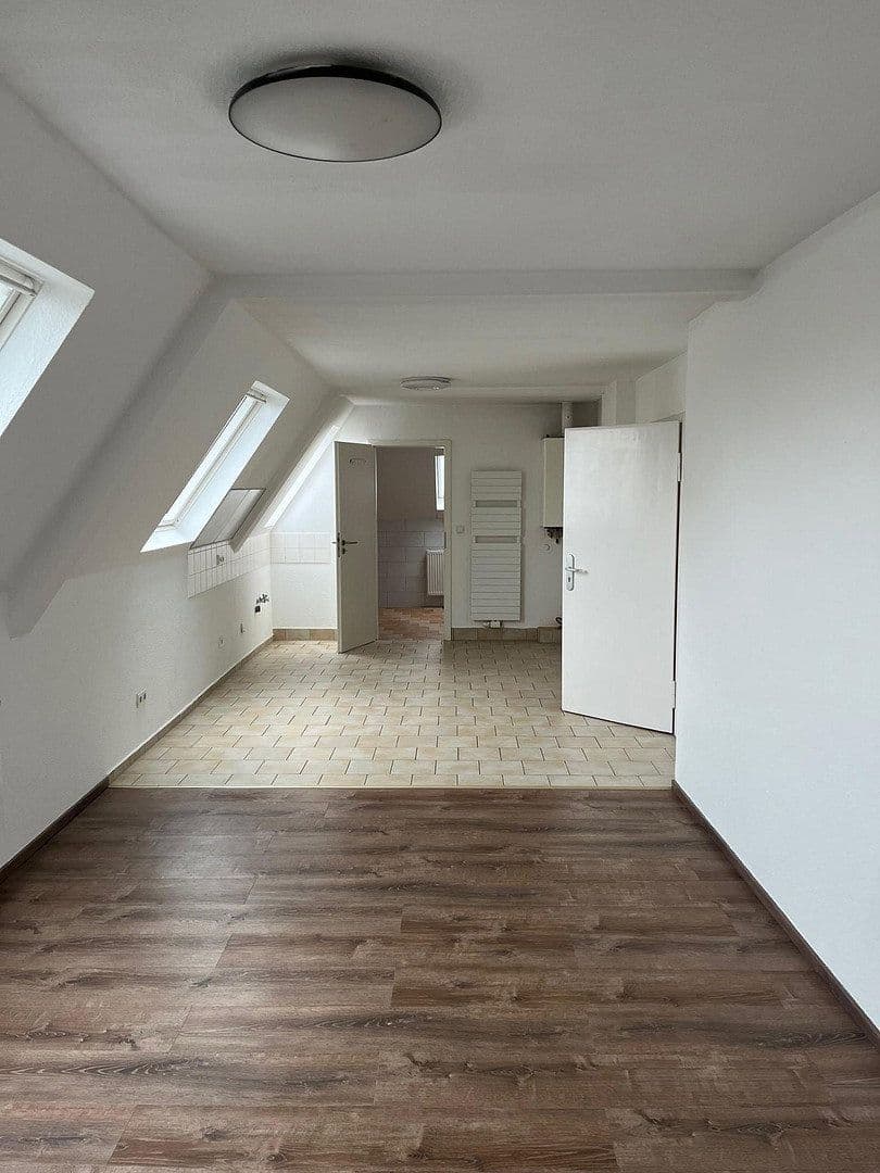 Pronájem bytu 2+1 49 m², Ludwigshafen, Porýní-Falc Pronájem bytu 2+1 49 m², Ludwigshafen, Porýní-Falc
