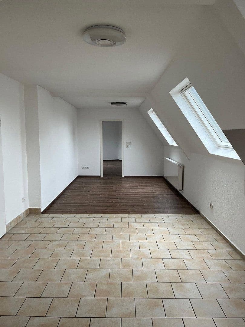 Pronájem bytu 2+1 49 m², Ludwigshafen, Porýní-Falc Pronájem bytu 2+1 49 m², Ludwigshafen, Porýní-Falc