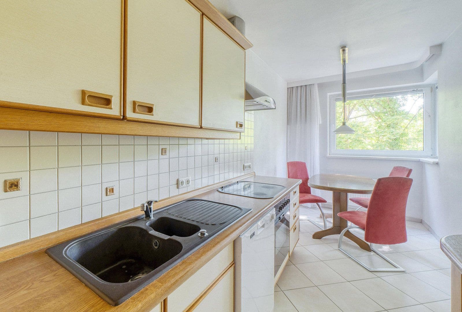Prodej bytu 2+1 68 m², Angerburger Allee, Berlin, Berlín Prodej bytu 2+1 68 m², Angerburger Allee, Berlin, Berlín