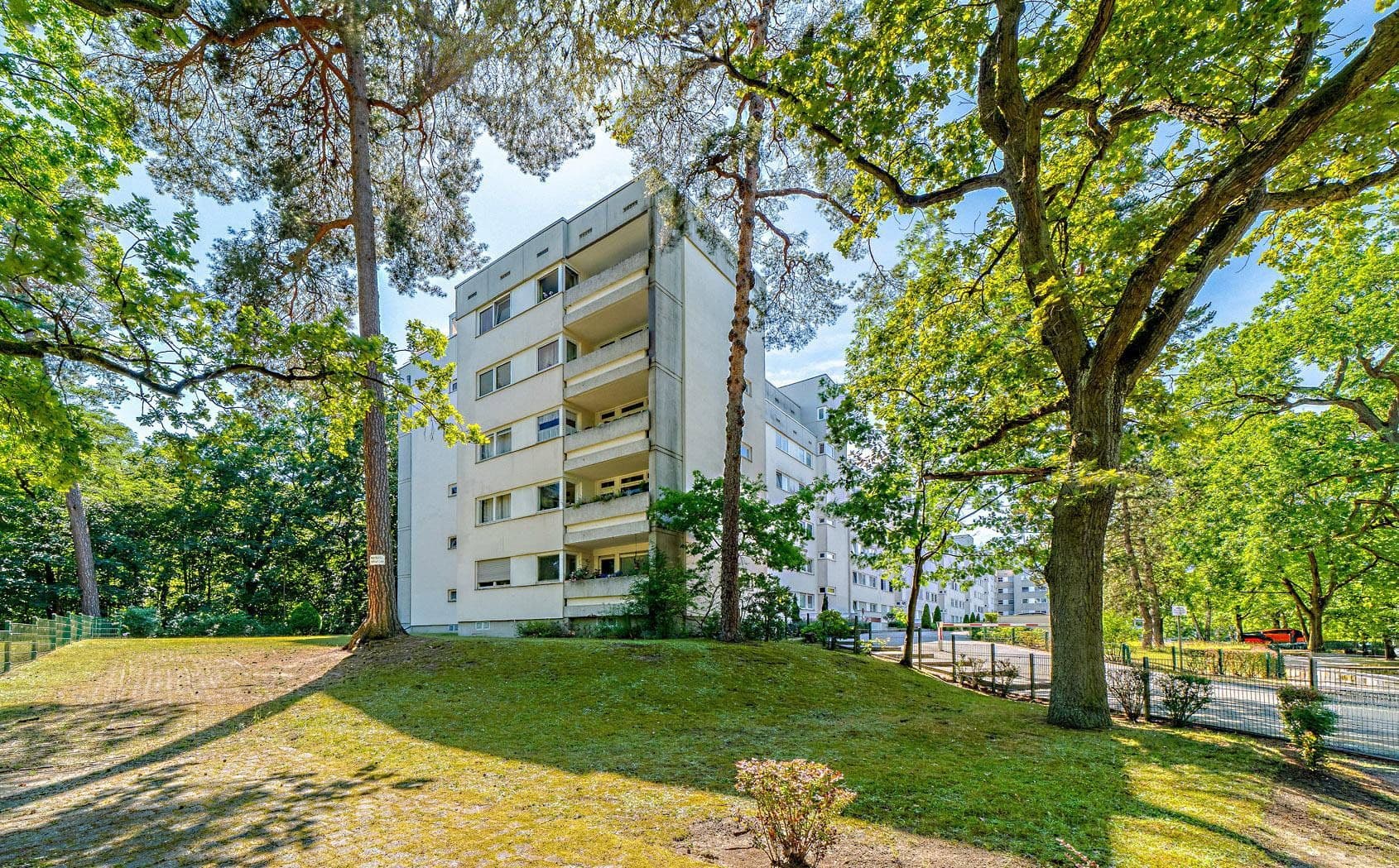 Prodej bytu 2+1 68 m², Angerburger Allee, Berlin, Berlín Prodej bytu 2+1 68 m², Angerburger Allee, Berlin, Berlín