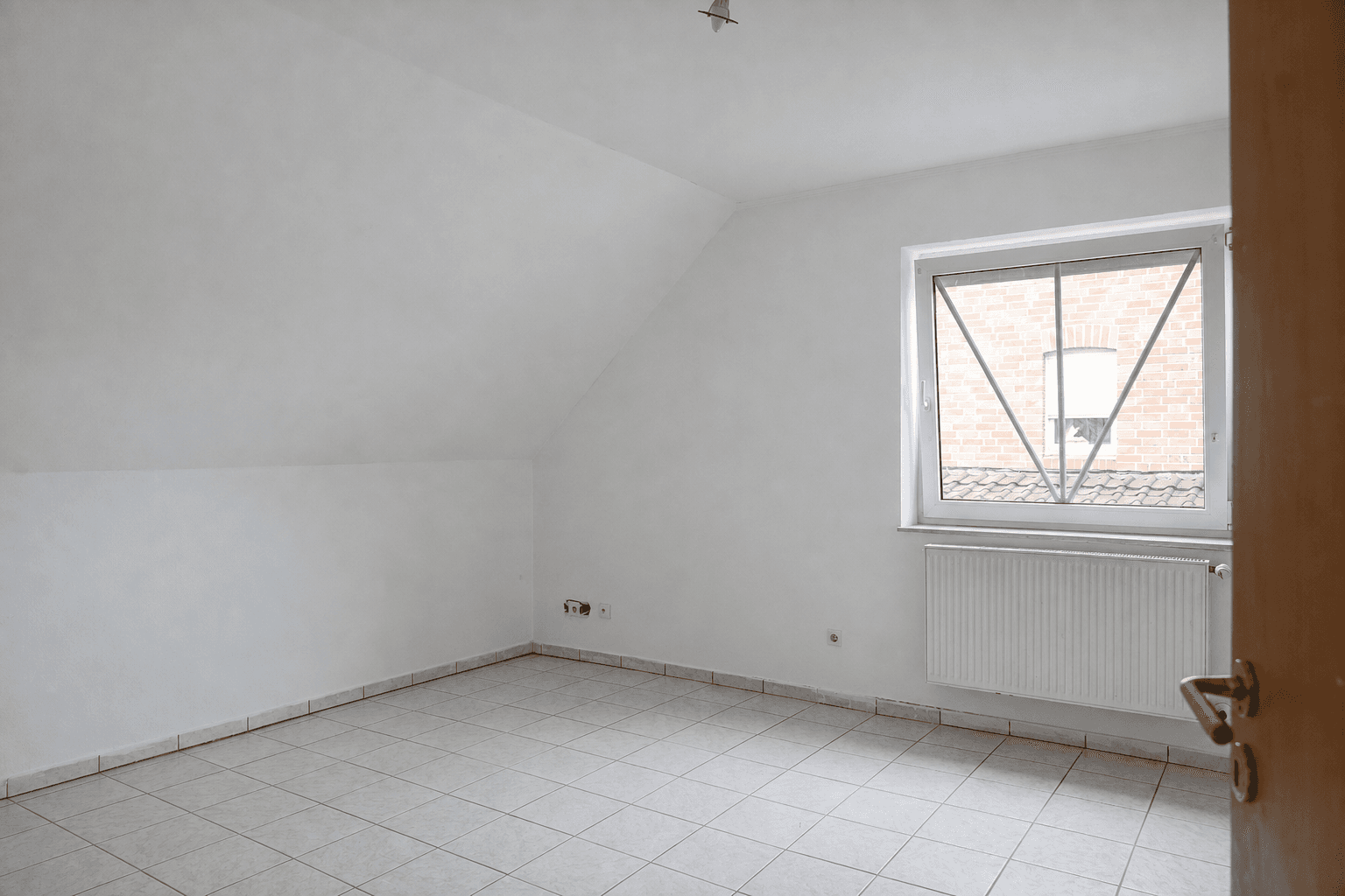 Prodej domu 125 m², pozemek 430 m², Rheiner Straße 99, Ibbenbüren, Severní Porýní-Vestfálsko Prodej domu 125 m², pozemek 430 m², Rheiner Straße 99, Ibbenbüren, Severní Porýní-Vestfálsko