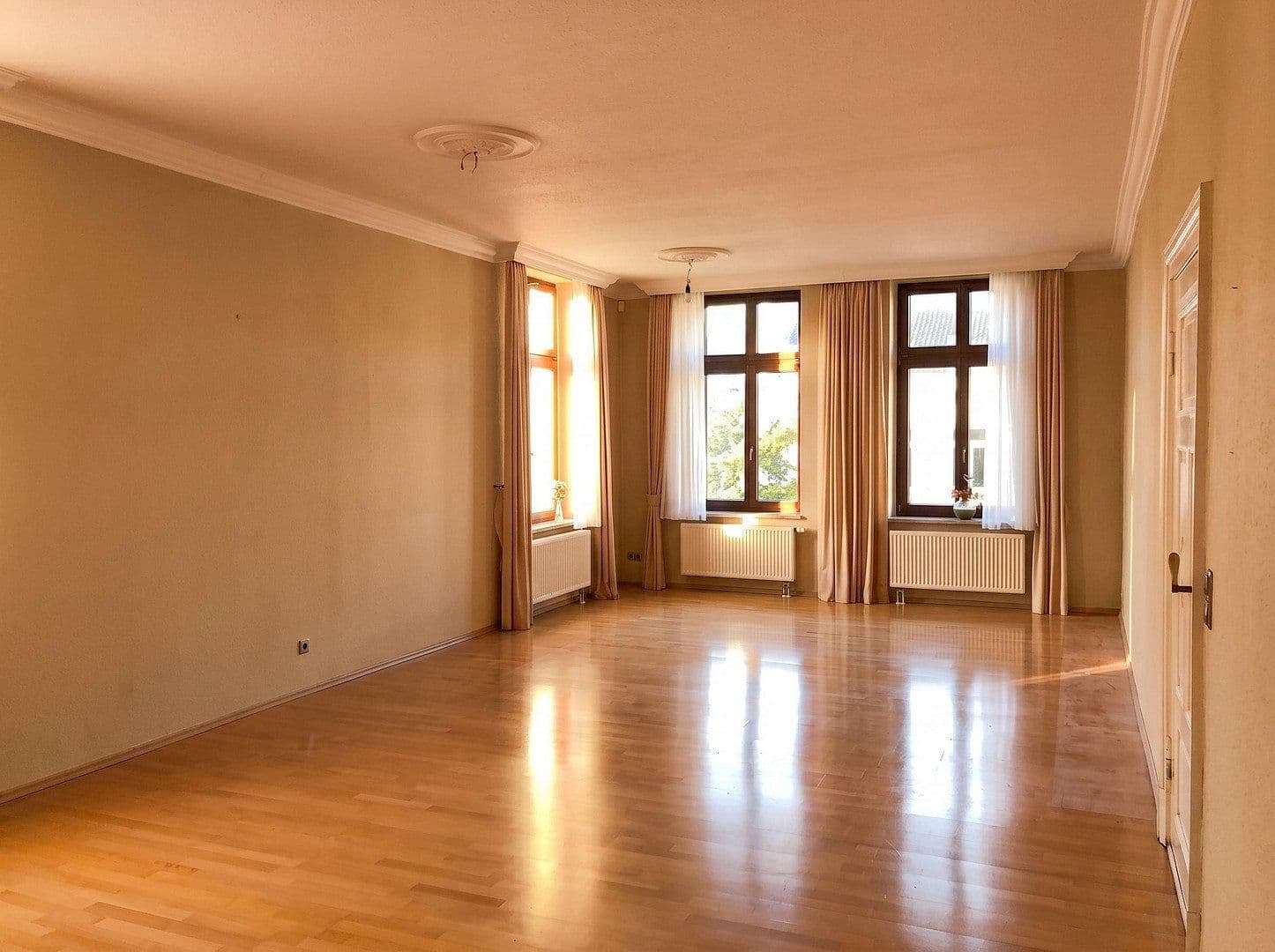 Pronájem bytu 5+1 157 m², Güstrower Str. 9, Waren (Müritz), Mecklenburg-Vorpommern Pronájem bytu 5+1 157 m², Güstrower Str. 9, Waren (Müritz), Mecklenburg-Vorpommern