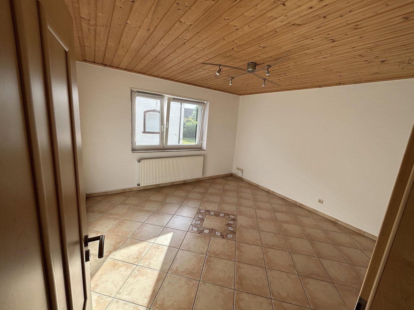 Pronájem bytu 4+1 110 m², Grüntalstr 12, Hösbach, Bavorsko Pronájem bytu 4+1 110 m², Grüntalstr 12, Hösbach, Bavorsko