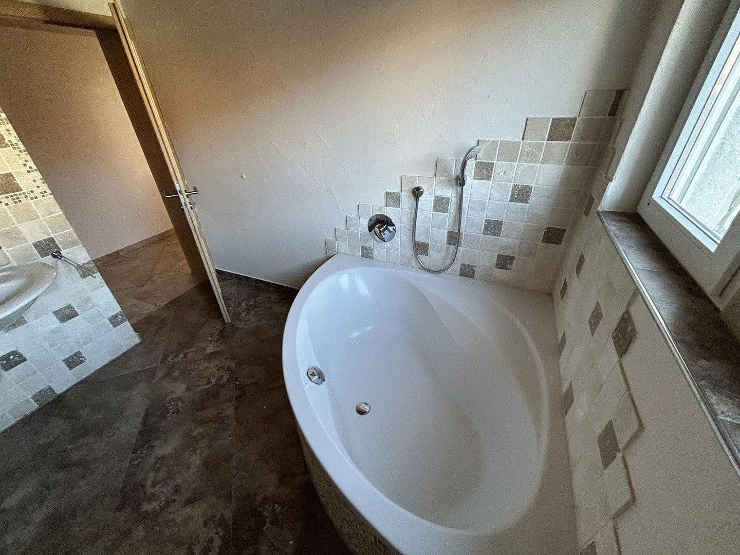 Pronájem bytu 4+1 110 m², Grüntalstr 12, Hösbach, Bavorsko Pronájem bytu 4+1 110 m², Grüntalstr 12, Hösbach, Bavorsko