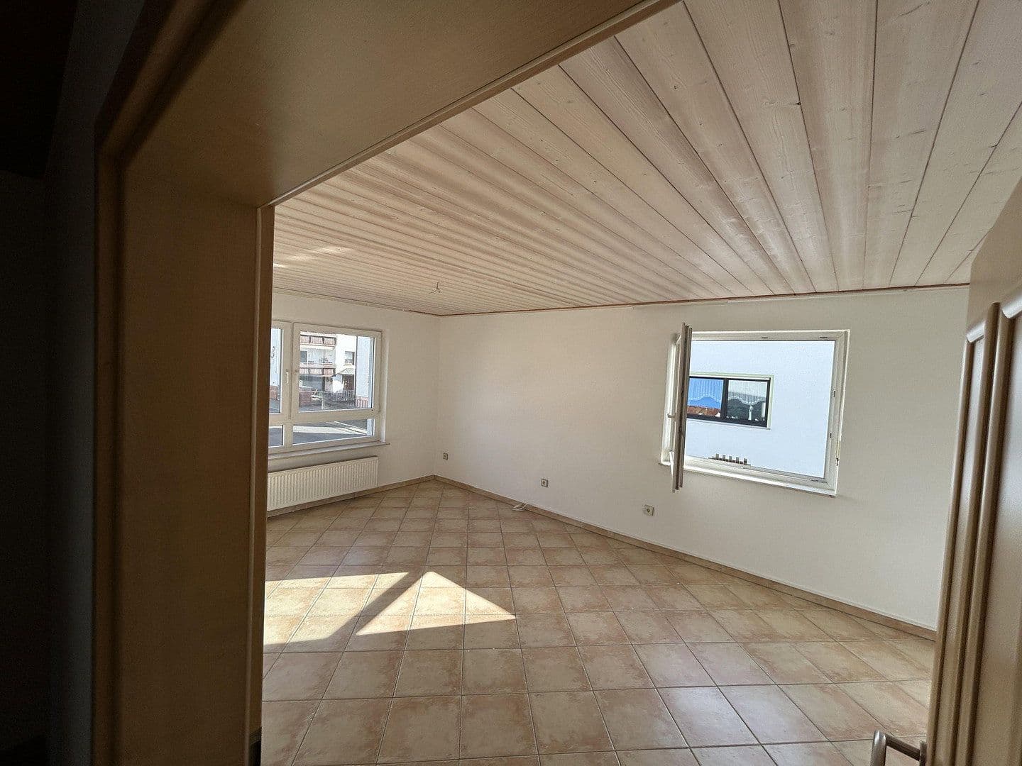 Pronájem bytu 4+1 110 m², Grüntalstr 12, Hösbach, Bavorsko Pronájem bytu 4+1 110 m², Grüntalstr 12, Hösbach, Bavorsko