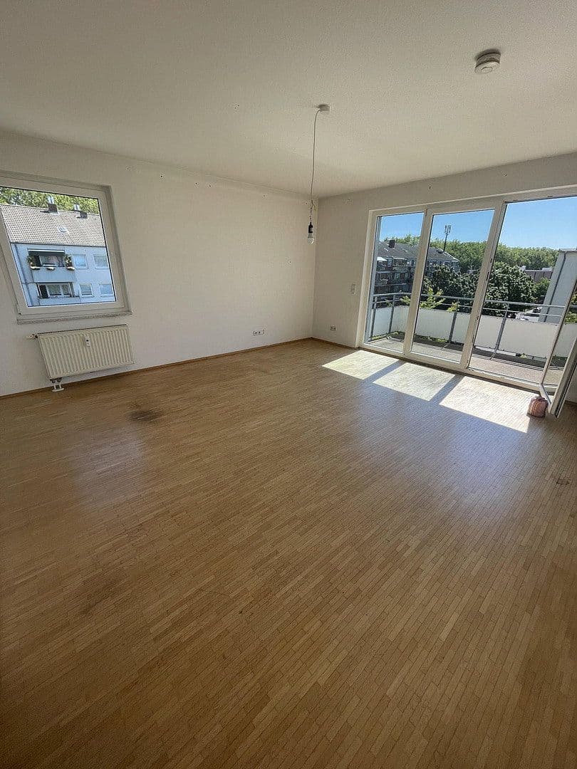 Prodej bytu 4+1 90 m², Köln, Severní Porýní-Vestfálsko Prodej bytu 4+1 90 m², Köln, Severní Porýní-Vestfálsko