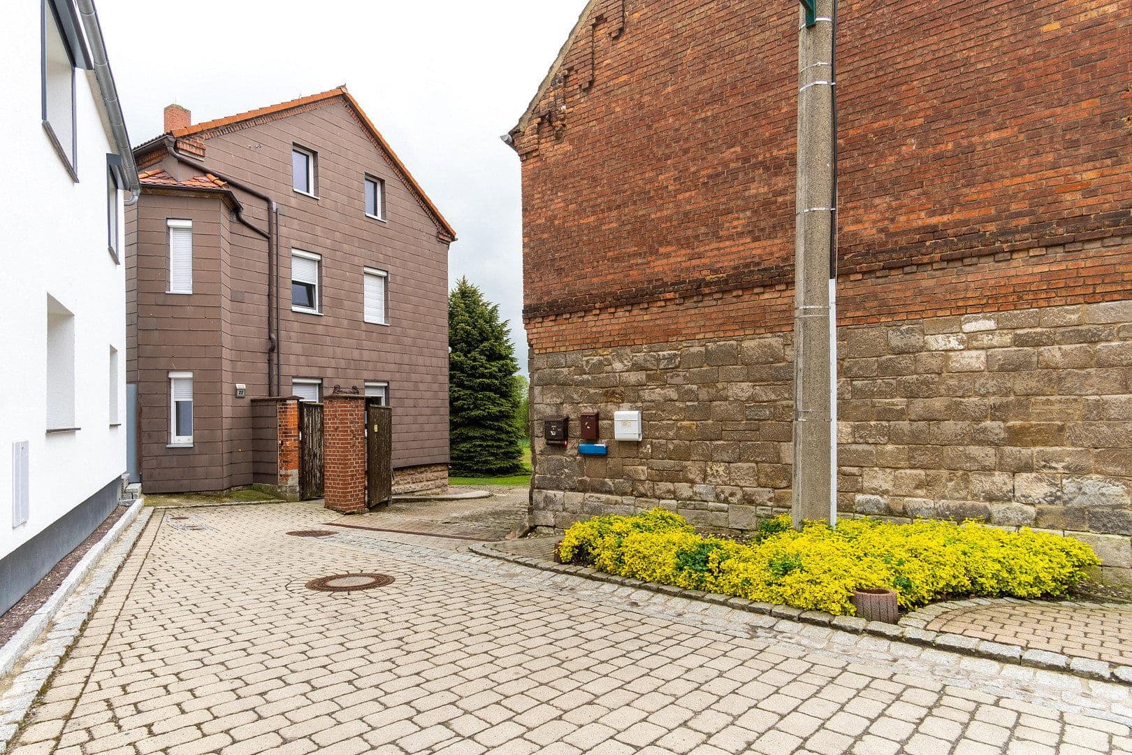 Prodej domu 282 m², pozemek 7.848 m², Hohenmölsen, Sasko-Anhaltsko Prodej domu 282 m², pozemek 7.848 m², Hohenmölsen, Sasko-Anhaltsko