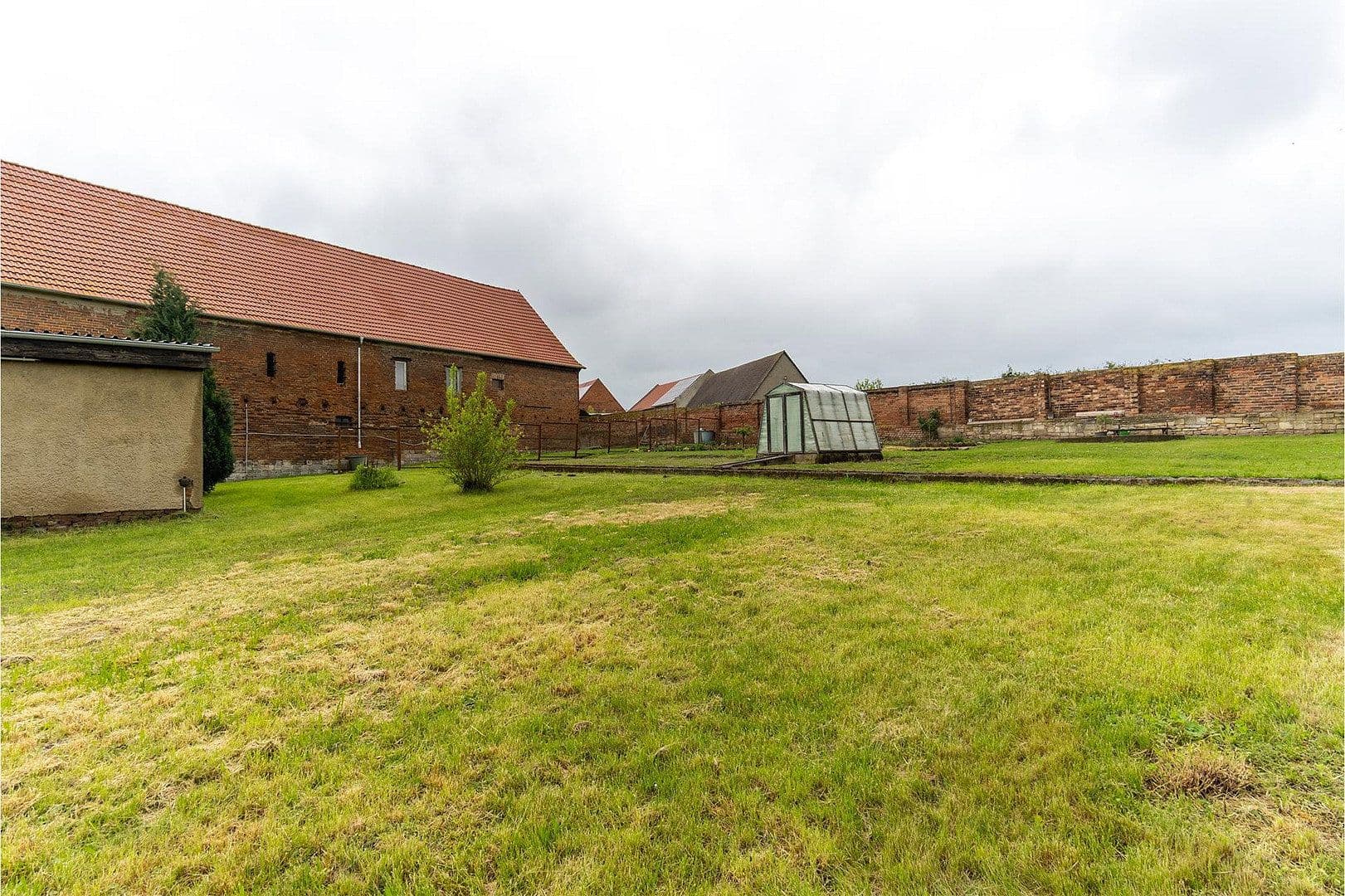 Prodej domu 282 m², pozemek 7.848 m², Hohenmölsen, Sasko-Anhaltsko Prodej domu 282 m², pozemek 7.848 m², Hohenmölsen, Sasko-Anhaltsko