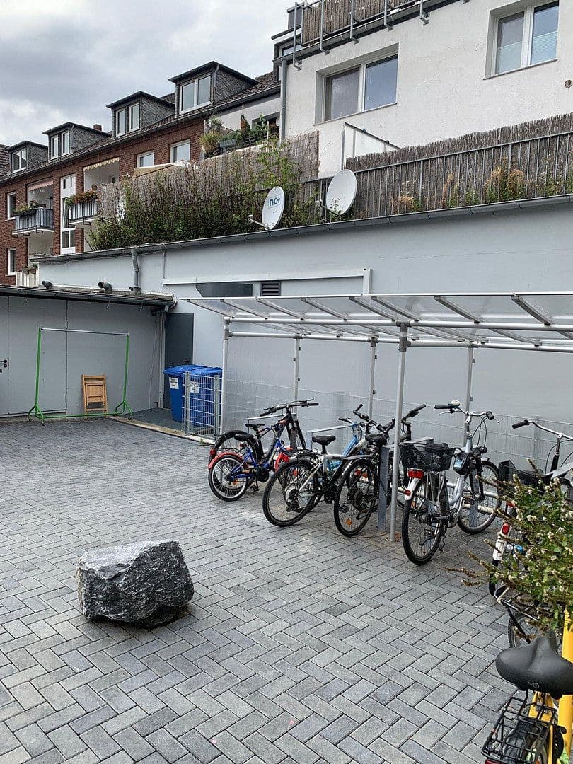 Pronájem bytu 2+1 77 m², Feldstr. 1, Meerbusch, Severní Porýní-Vestfálsko Pronájem bytu 2+1 77 m², Feldstr. 1, Meerbusch, Severní Porýní-Vestfálsko